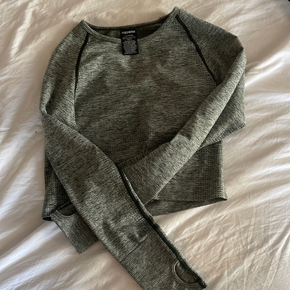 VS Pink Active top